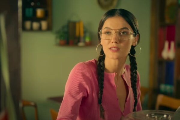 Screenshot Di Pinar Deniz Del Trailer Di 