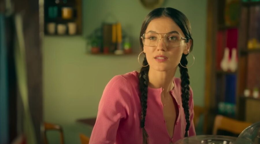 Screenshot Di Pinar Deniz Del Trailer Di 