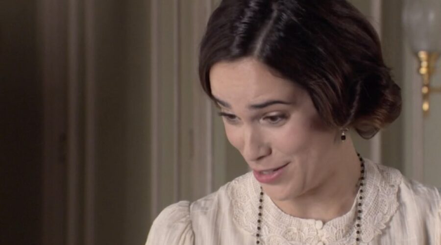 Celia Freijeiro (Adela Silva Torrealba) in una scena della puntata 61 di 