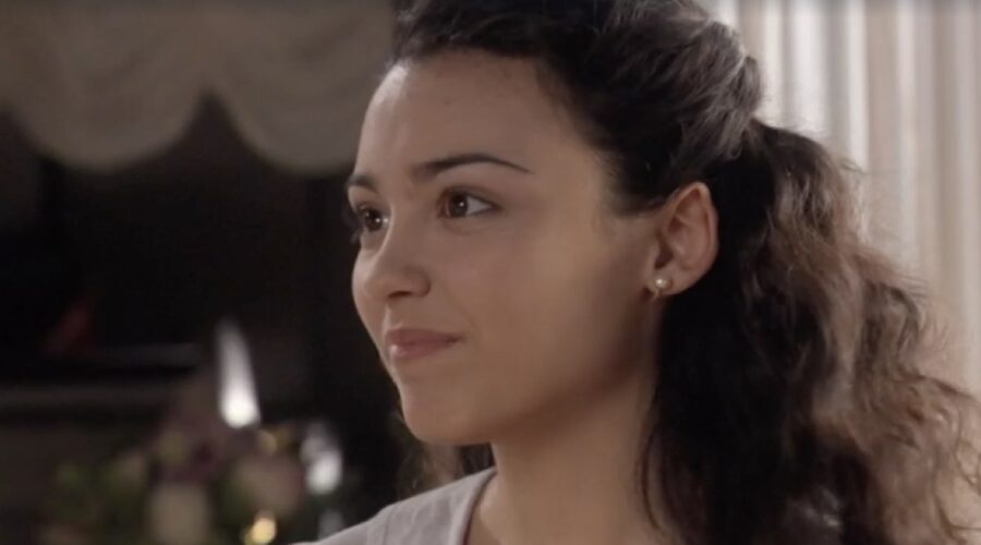 Carla Díaz (Elisa Silva Torrealba) in una scena della puntata 62 di 