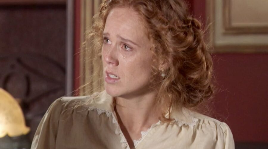 María Castro (Francisca Silva Torrealba) in una scena della soap opera spagnola “Sei Sorelle”. Credits: Rai/Cattura schermo.