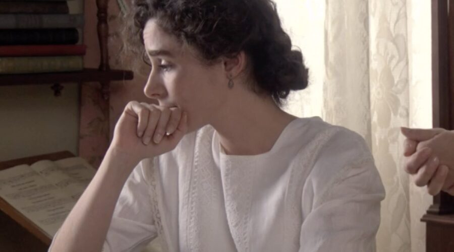 Celia Freijeiro (Adela Silva Torrealba) in una scena della puntata 61 di 