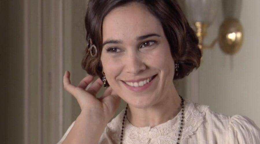 Celia Freijeiro (Adela Silva Torrealba) in una scena della puntata 64 di 