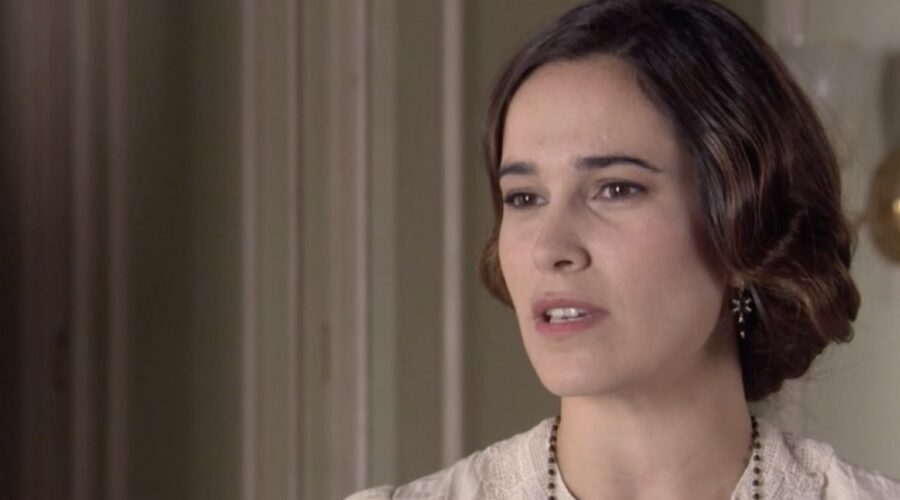 Celia Freijeiro (Adela Silva Torrealba) in una scena della puntata 64 di 