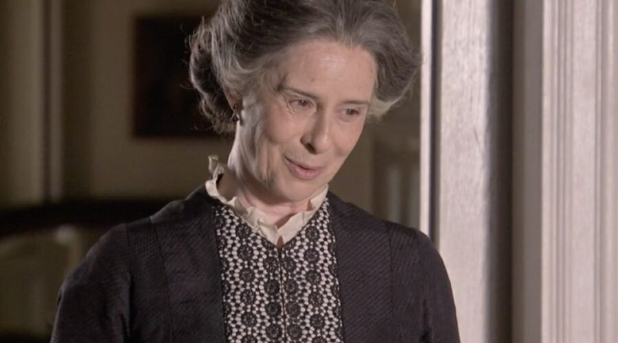 Rosalía Manzano (Vicky Peña) in una scena della puntata 62 di 