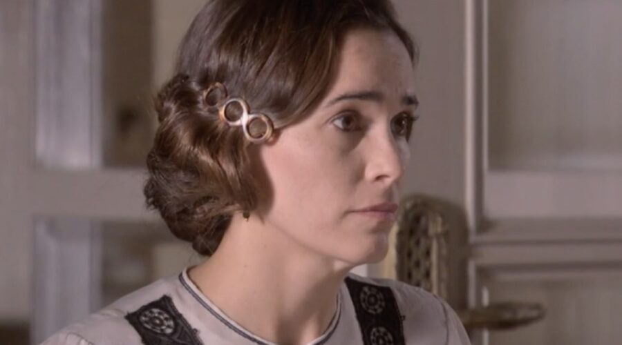 Celia Freijeiro (Adela Silva Torrealba) in una scena della puntata 84 di