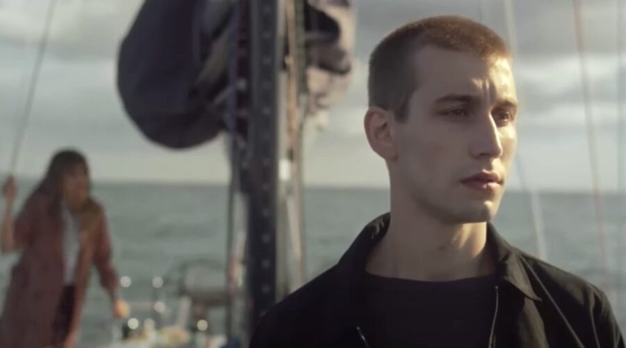 Da sinistra: Ana e Iván in un fotogramma del trailer di “Tutti mentono”. Credits: Movistar+/YouTube.