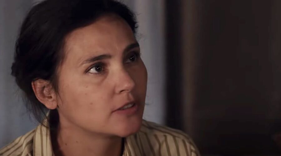 Un particolare dal promo de “L'isola delle 30 bare”. Credits: YouTube/France Televisions.