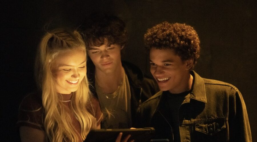 Una scena dal quinto episodio di “Wolf Pack”. Credits: Paramount+.