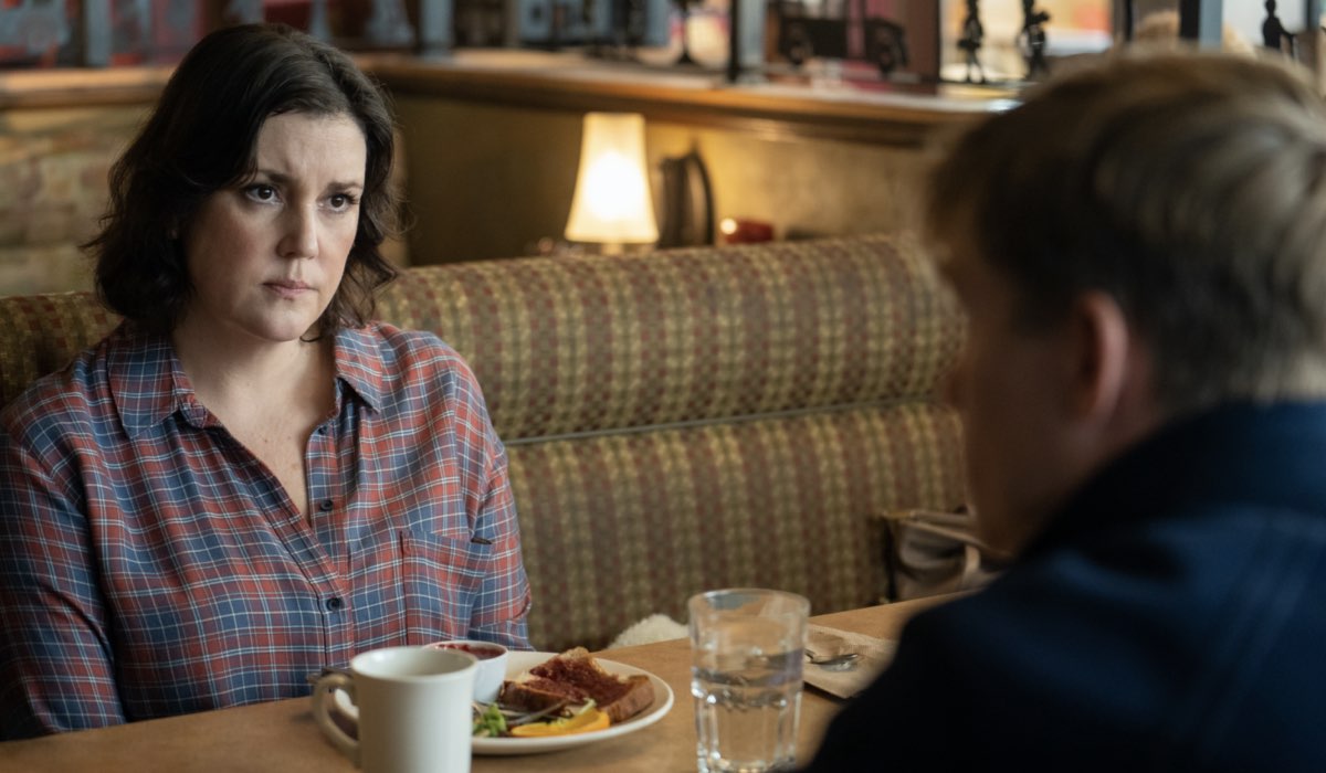 Melanie Lynskey in una scena della seconda stagione di “Yellowjackets”. Credits: Paramount+.