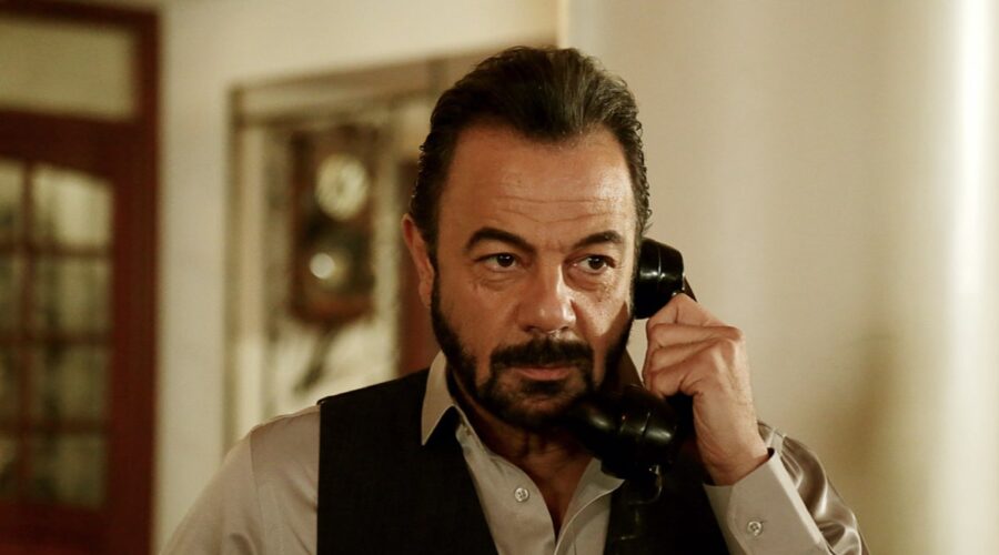 Kerem Alisik (Fekeli) in una scena della puntata di “Terra Amara” in onda martedì 13 giugno 2023 su Canale 5. Credits: RTI Mediaset.