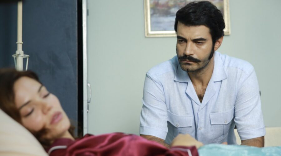 Da sinistra: Züleyha (Hilal Altinbilek) in ospedale, Demir (Murat Ünalmis) la va a trovare in “Terra Amara”. Credits: RTI Mediaset.