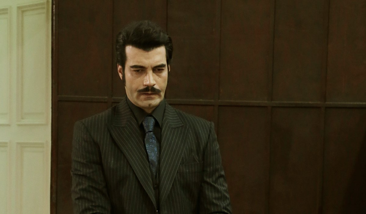 Murat Ünalmis (Demir) in una scena di 