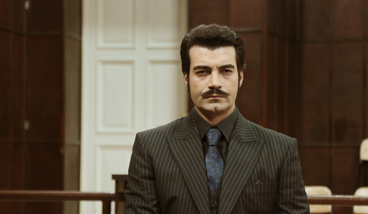 Murat Ünalmis (Demir) in una scena di 