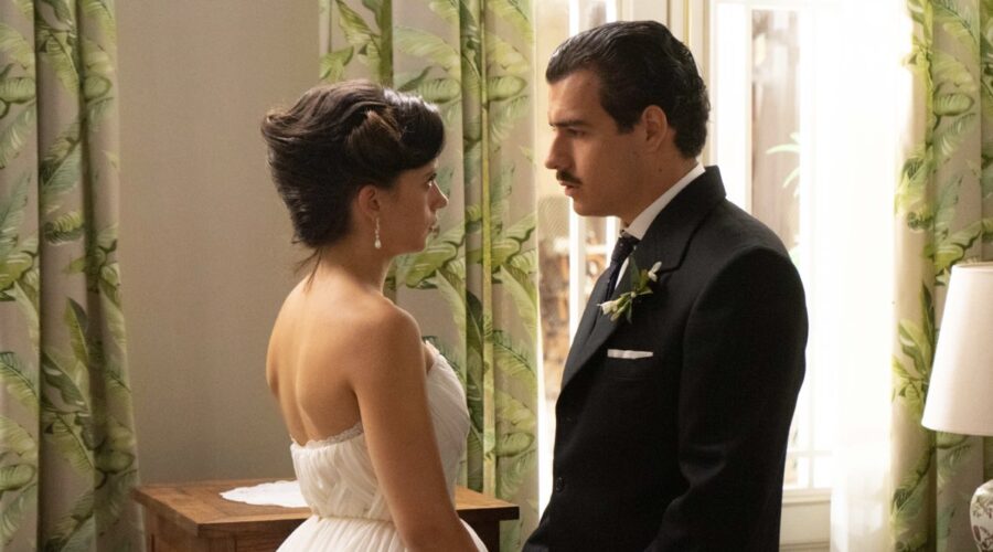 Da sinistra: Amparo Piñero (Carmen) e Jon López (Víctor) in una scena di “Un altro domani”. Credits: Mediaset