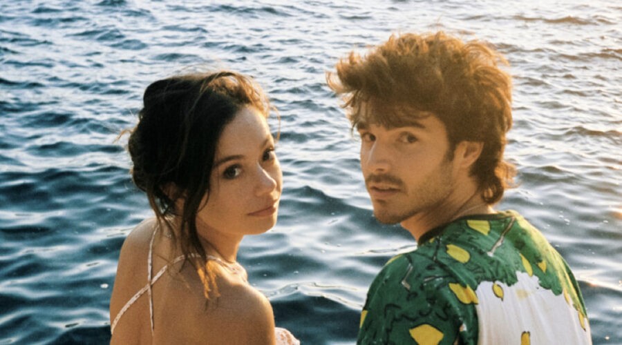Anna Castillo Nei Panni Di Margot E Álvaro Mel Che Interpreta David In Il Racconto Perfetto Credits Netflix