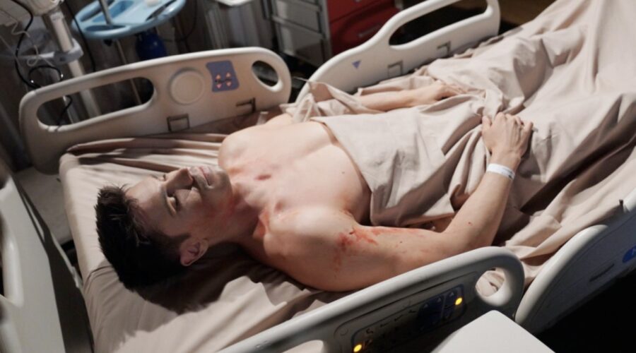 Finn (Tanner Novlan) è vivo ed è nascosto da sua madre Li, qui in una scena di