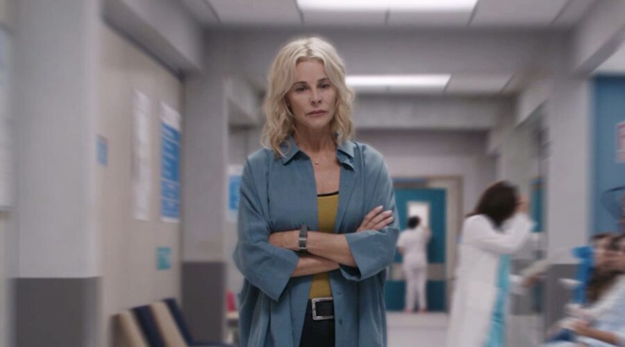 Belén Rueda (Marián Ballesteros) in una scena di “Madri – Una vita d’amore”. Credits: Mediaset Infinity