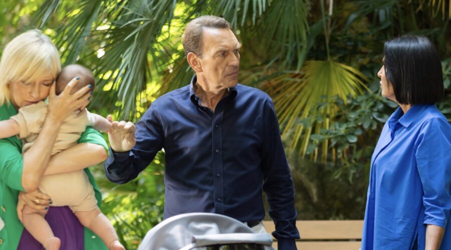 Chiara Conti (Lara), Riccardo Polizzy Carbonelli (Roberto) e Nina Soldano (Marina) In 