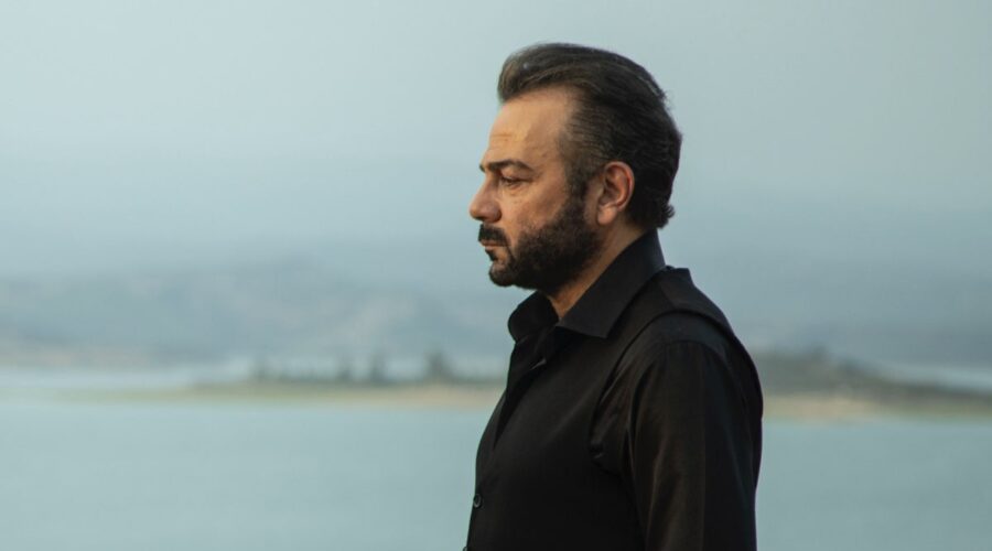 Kerem Alisik (Fekeli) in una scena di