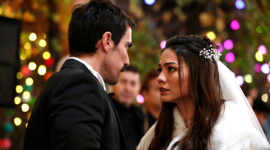 Ibrahim Celikkol e Demet Ozdemir in
