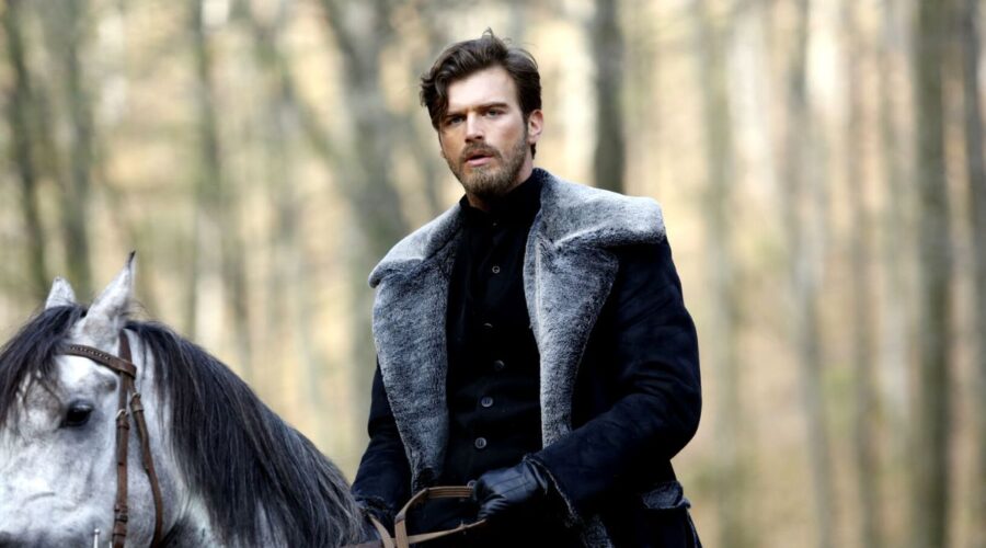 Kivanc Tatlitug interpreta Kurt ne La ragazza e L'Ufficiale Credits: Mediaset