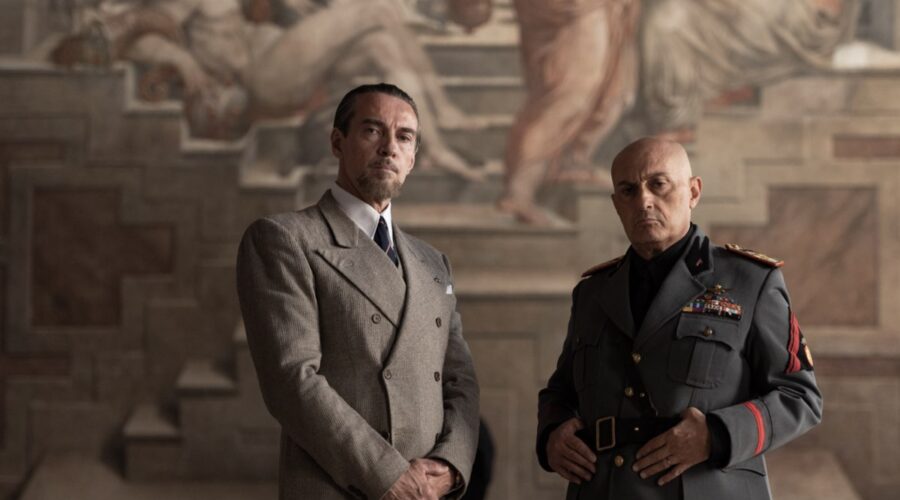 Da sinistra: Alessio Boni e Duccio Camerini ne “La lunga notte - La caduta del Duce”. Credits: Rai.