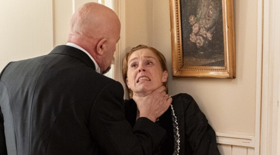 Da sinistra: Alberto Gonzalez (Juan Ezquerdo) e Maria Castro (Pia Adarre) in una scena de “La Promessa”. Credits: RTI Mediaset.