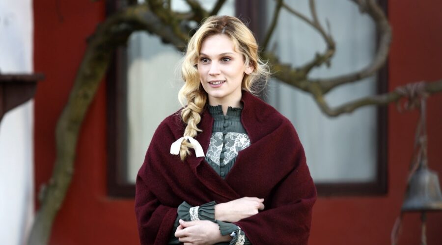 Farah Zeynep Abdullah (Sura) in una scena de “La ragazza e l'ufficiale”, in onda con l'ottava puntata venerdì 28 luglio su Canale 5. Credits: RTI Mediaset.