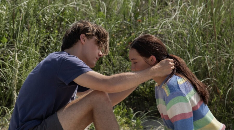 Lola Tung E Christopher Briney Ne L'estate Nei Tuoi Occhi 2 Credits Prime Video