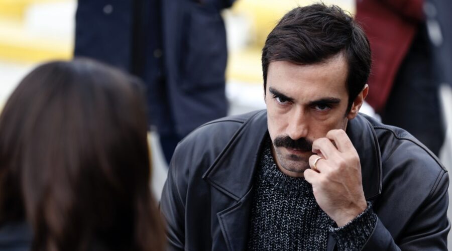 Da sinistra: Demet Özdemir (Zeynep) e Ibrahim Celikkol (Mehdi) in una scena di “My Home My Destiny”. Credits: RTI Mediaset.