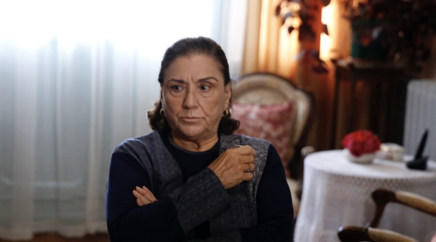 Nursin Demir (Zeliha) in una scena di “My Home My Destiny”. Credits: RTI Mediaset.