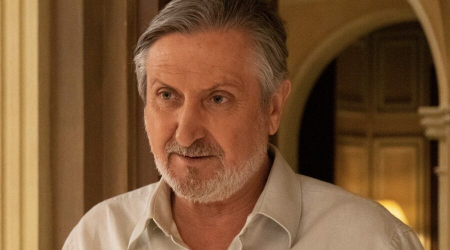 Sebastián Haro (Francisco) in una scena di “Un altro domani”. Credits: Mediaset