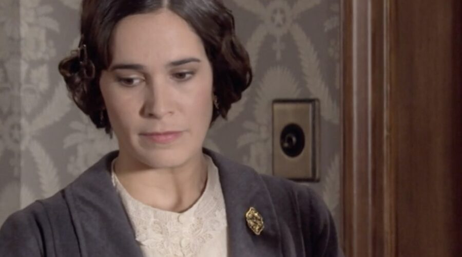 Celia Freijeiro (Adela Silva Torrealba) in una scena della puntata 100 di 