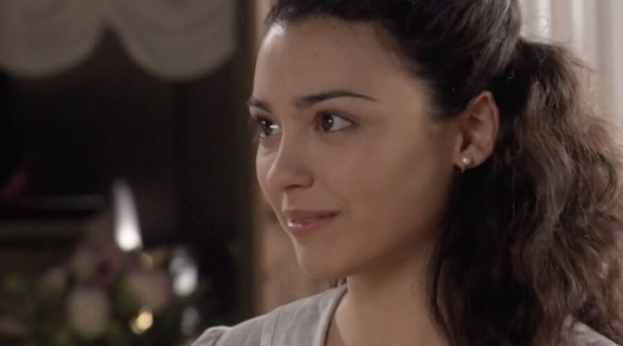 Carla Díaz (Elisa Silva Torrealba) in una scena della puntata 62 di