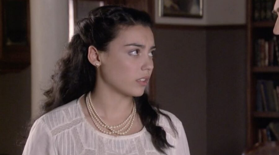 Carla Díaz (Elisa Silva Torrealba) in una scena della puntata 100 di 