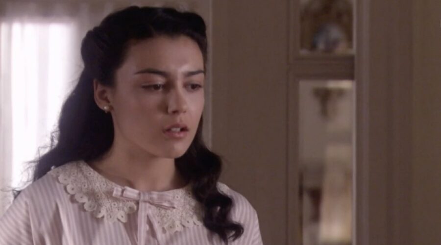 Carla Díaz (Elisa Silva Torrealba) in una scena della puntata 100 di