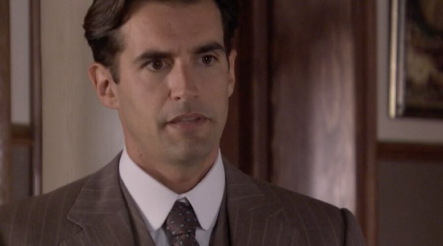 Álex Adrover (Salvador Montaner) in una scena della puntata 100 di 