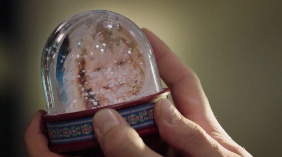 Un'immagine della piccola Manuela von Thalheim in “Tempesta d'amore”. Credits: Das Erste/RTI Mediaset/Fotogramma.