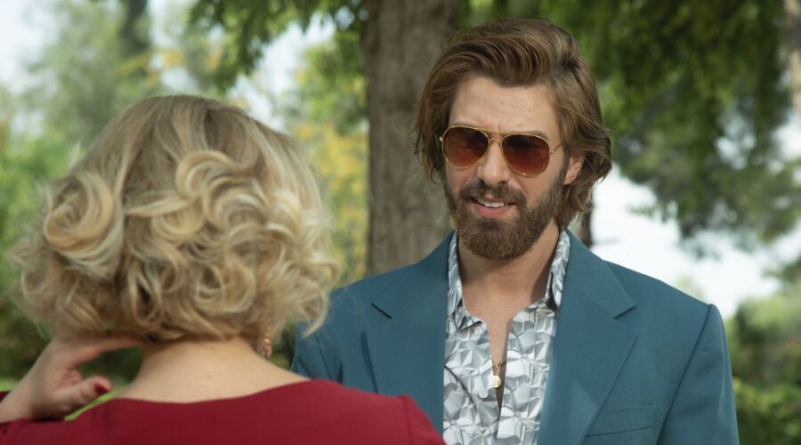 Da sinistra: Sibel Tasçioglu (Sermin) e Furkan Palali (Fikret Fekeli) in una scena di “Terra Amara”. Credits: RTI Mediaset.