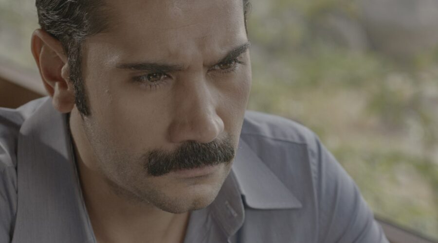 Ugur Günes (Yilmaz) in una scena di “Terra Amara”. Credits: RTI Mediaset.