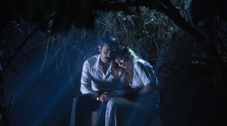 Da sinistra: Ugur Günes (Yilmaz) e Hilal Altinbilek (Zuleyha) in una scena di “Terra Amara”. Credits: RTI Mediaset.