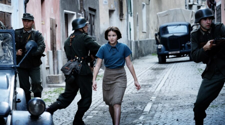 ‎Anna Losano (Marta) in una scena di 