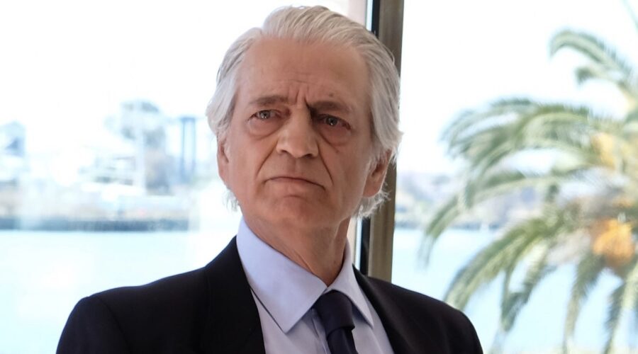 Fabrizio Bentivoglio (Raul Gardini) in un posato per la docufiction 