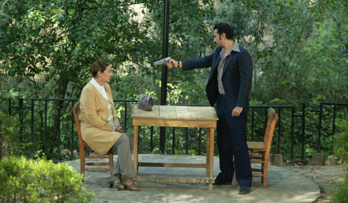 Da sinistra: Vahide Perçin (Hünkar) e Ugur Günes (Yilmaz) in una scena di 