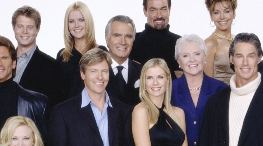 Al centro: Jack Wagner e Katherine Kelly Lang in una foto del cast di “Beautiful” del 2005. Credits: BBL Distribution/RTI Mediaset.