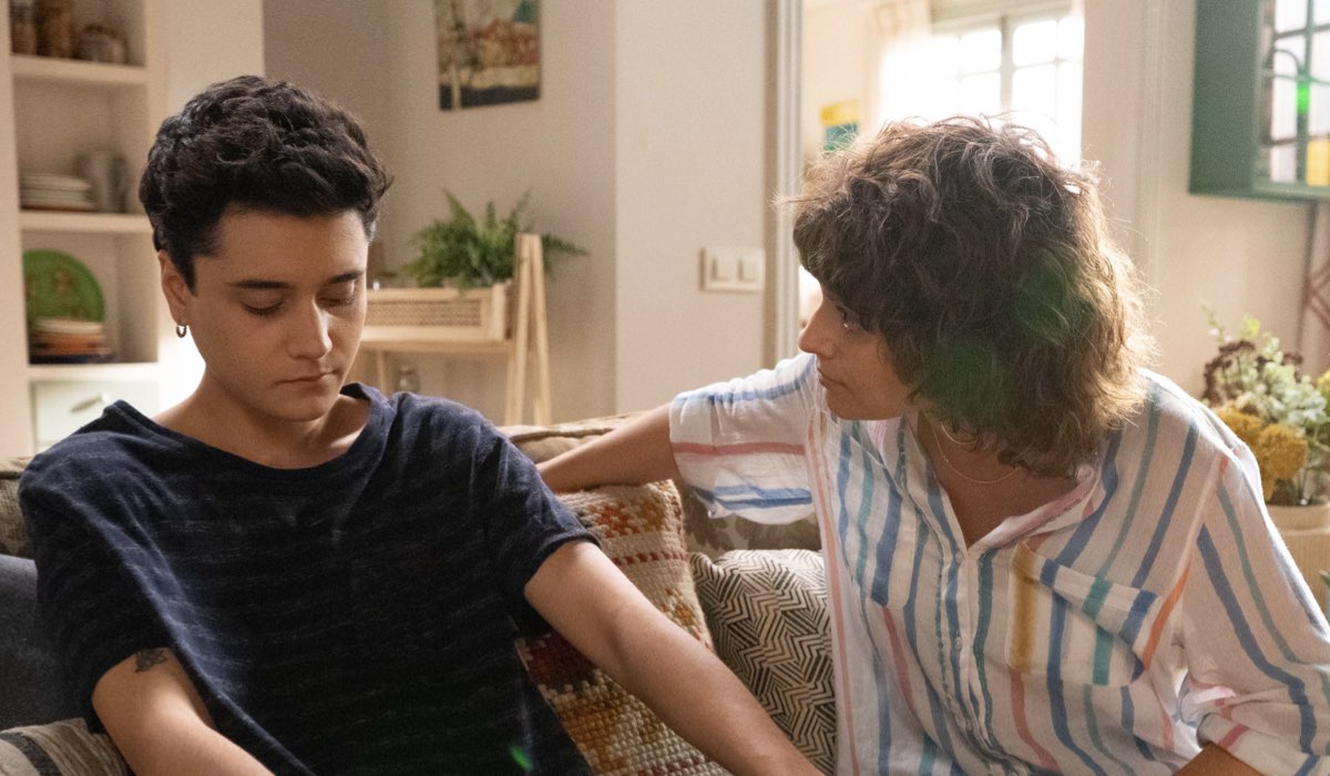 Da sinistra: Kenai White (María) e Aída De La Cruz (Elena) in una scena di “Un altro domani”. Credits: Mediaset