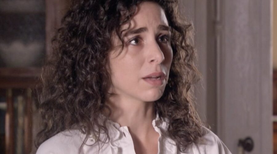 Candela Serrat (Celia Silva Torrealba) in una scena della puntata 100 di 
