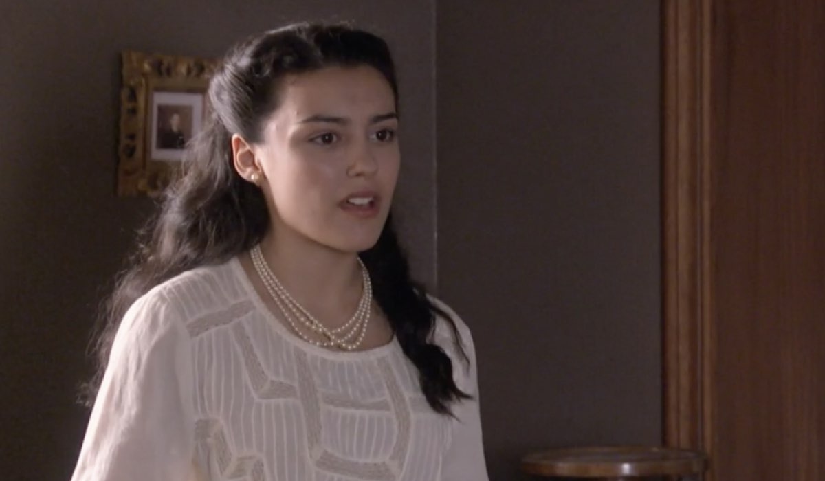 Carla Díaz (Elisa Silva Torrealba) in una scena della puntata 100 di 