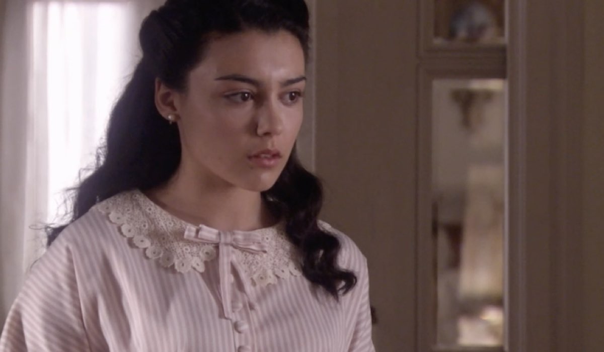 Carla Díaz (Elisa Silva Torrealba) in una scena della puntata 100 di 